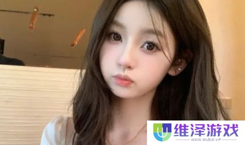 王思聪再度官宣新女友，21岁美女身材太好，街头互动撒糖十分甜蜜