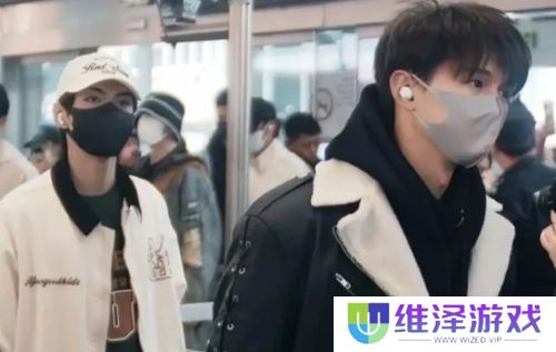 赵一博雪梨恋情持续发酵，成果账号遭公司接管，深夜发文回应风波