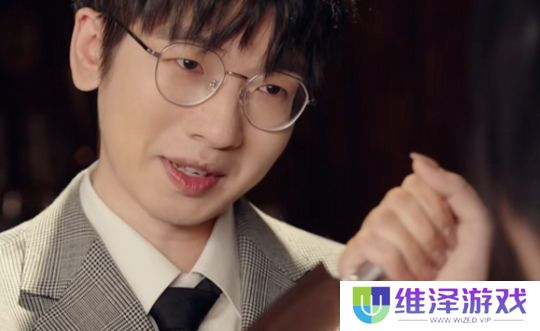 LPL解说和美女演员拍短剧,被网友质疑是否要转行,本人:拍着玩而已