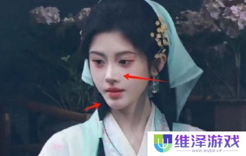 鞠婧祎又变脸，新剧照路人图曝光，锥子鼻尖下巴，网友：太夸张了