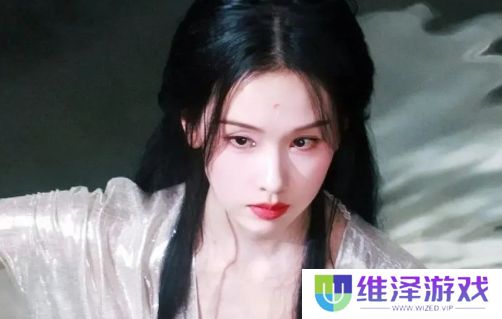 《月鳞绮纪》未播先火,鞠婧祎红衣装扮太好看,陈都灵一人分饰三角