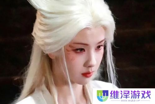 《月鳞绮纪》未播先火,鞠婧祎红衣装扮太好看,陈都灵一人分饰三角